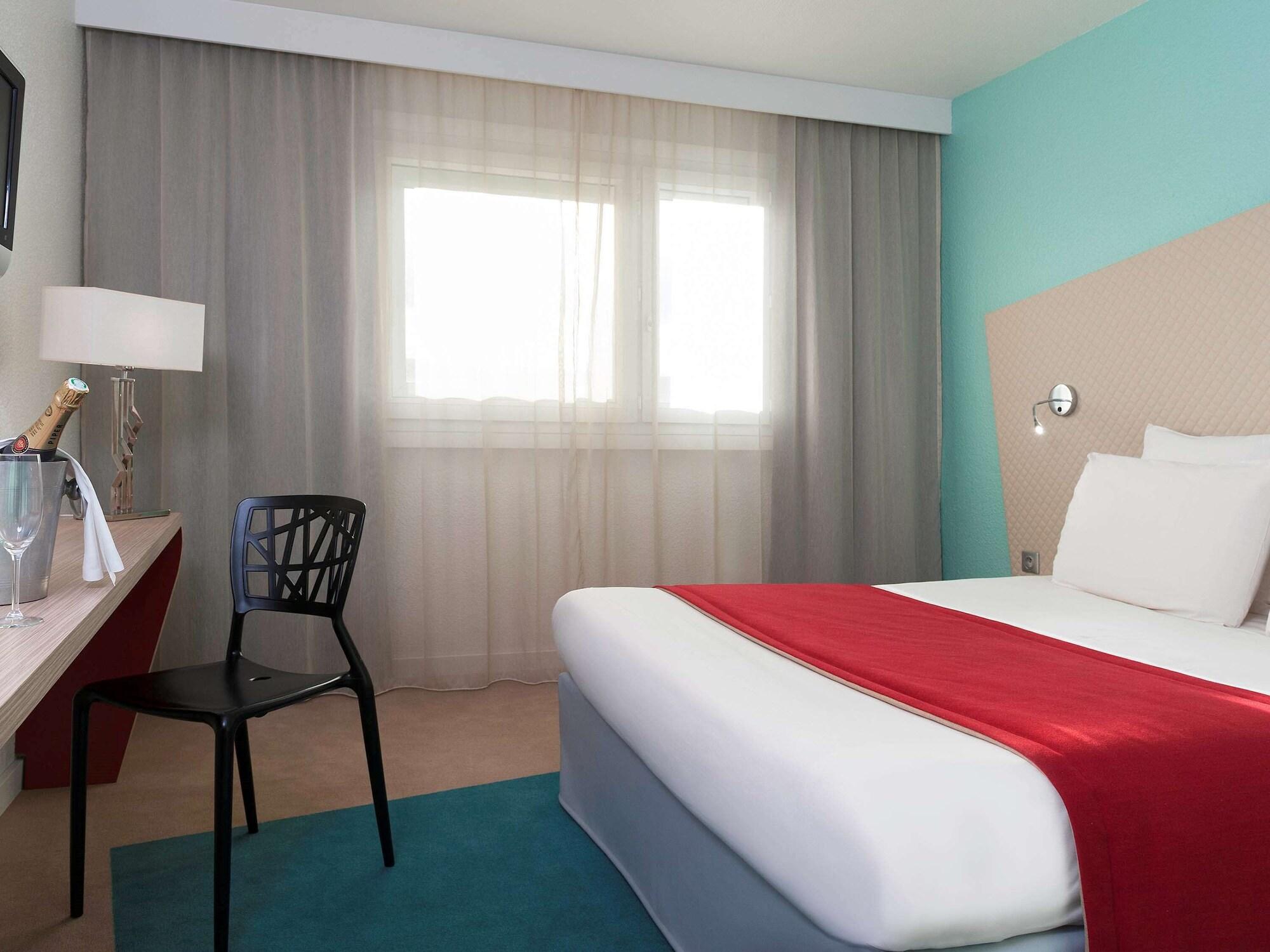 Mercure Paris Le Bourget Aeroport Le Blanc-Mesnil Exterior foto
